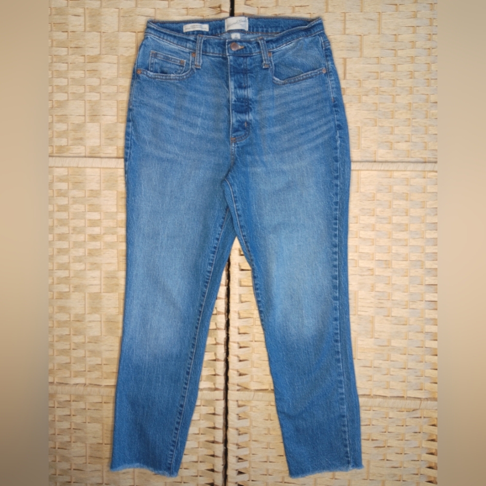 High Rise 90s Slim Cutoff Frayed Light Wash Denim Jeans 8 Medium
